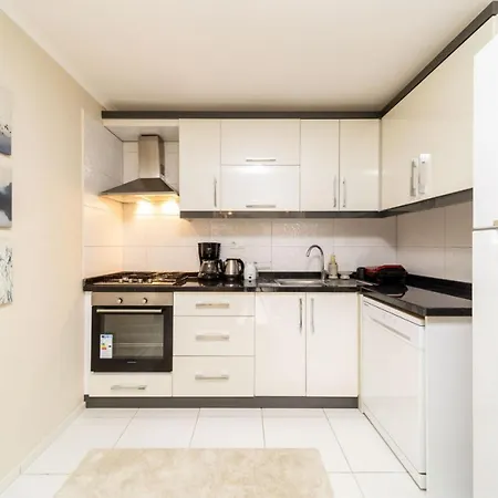 Apartment Lovely Flat Near Hadrians Gate Antalya