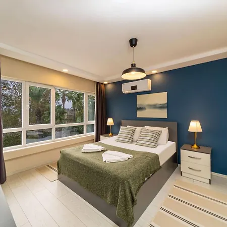Lovely Flat Near Hadrians Gate