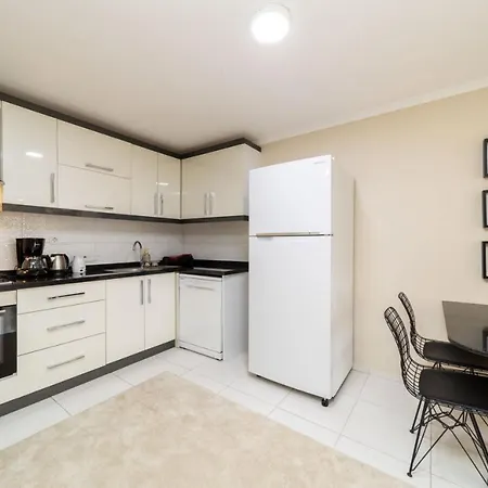 Lovely Flat Near Hadrians Gate דירה